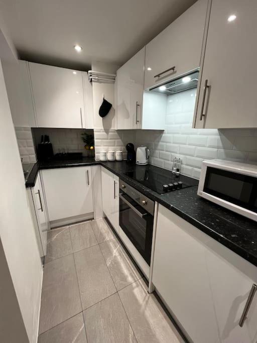 Apartment Luxe Hot Tub: Urban Retreat Norwich